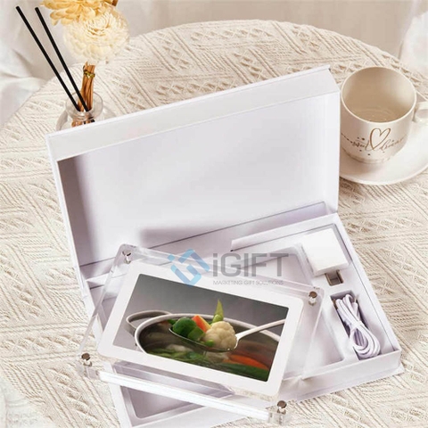 Standee Video Công Cụ Quảng Cáo Hiện Đại Và Hiệu Quả