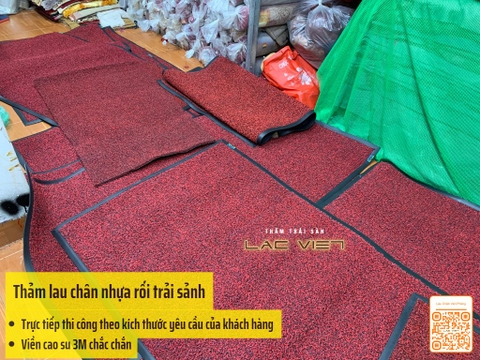 Thảm lau chân nhựa rối SUREM đế gai - mẫu đỏ pha đen