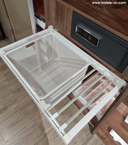 Móc Treo Quần Kèm Giỏ 800mm Hafele - 807.95.831