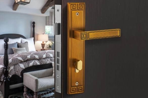 33017.001 CF - KHÓA CỬA NẸP VICKINI
