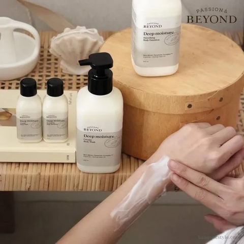 Sữa Tắm Dưỡng Ẩm Beyond Deep Moisture Body Wash 300ml
