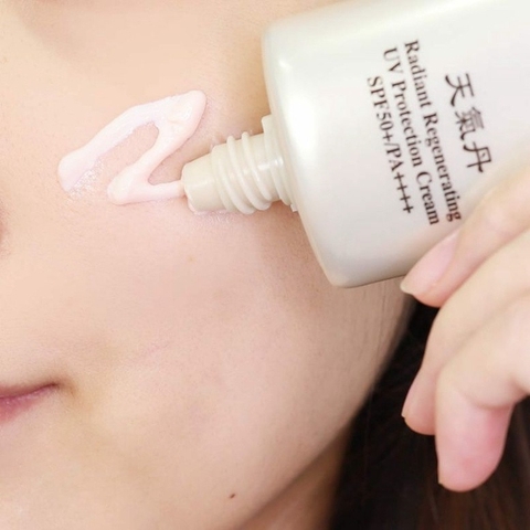Kem Chống Nắng Tái Sinh Da Whoo Cheongidan Radiant Regenerating UV Protection Cream Dạng Gói 1ml
