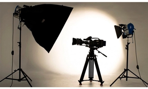 Đèn LED Quay Phim Trong Studio: Sự Lựa Chọn Tối Ưu Cho Ánh Sáng Chuyên Nghiệp