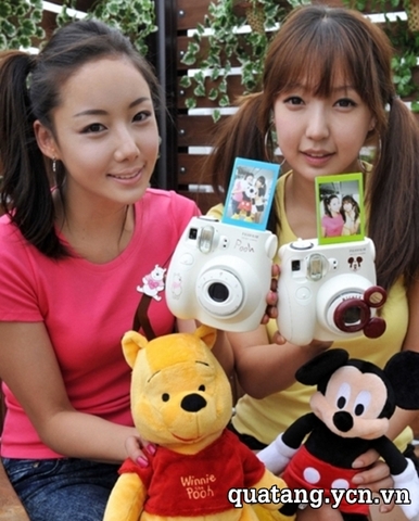 Máy chụp ảnh lấy ngay Fujifilm Instax Mini cho teen mê nhiếp ảnh