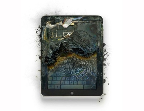 Bộ hình nghệ thuật từ những món đồ Apple bị "hành xác"