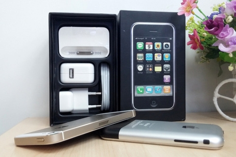 iPhone đời đầu hàng độc giá nghìn USD ở Việt Nam