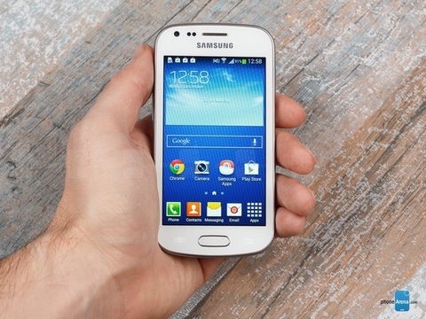 Những smartphone phổ thông hấp dẫn dịp cuối năm