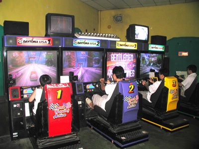 Việt Nam năm 2000, chơi game gì, dùng điện thoại gì?