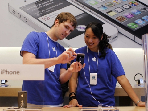 Facebook, Apple chi tiền để nhân viên nữ có con muộn hơn