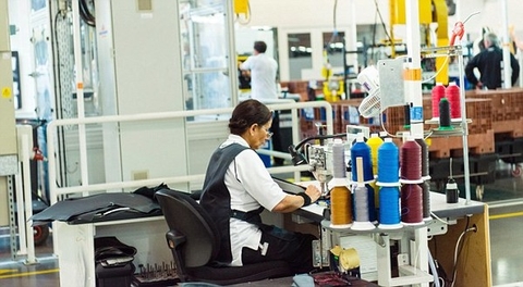 “Săm soi” nhà máy sản xuất siêu xe cho Điệp viên 007