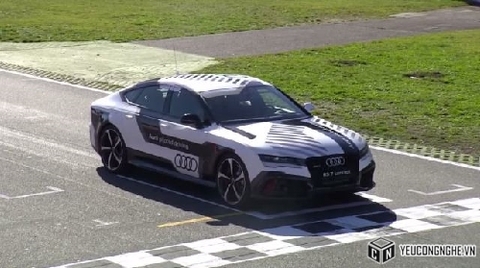 Mẫu xe tự lái Audi RS7 đạt tốc độ lên tới 225 km/h