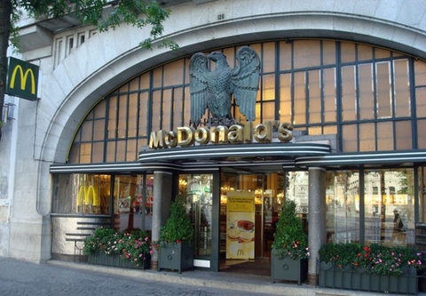 10 Cửa hàng McDonalds có địa điểm độc đáo nhất trên thế giới
