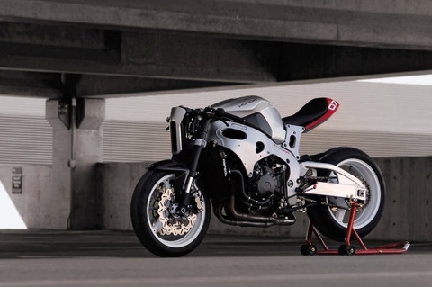 Honda CBR1000RR độ phong cách cafe fighter
