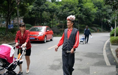 'Tuyệt đỉnh công phu' giữ thăng bằng của cụ ông 73 tuổi