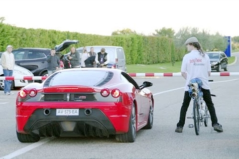 Xe đạp đạt vận tốc kinh hoàng 333 km/giờ