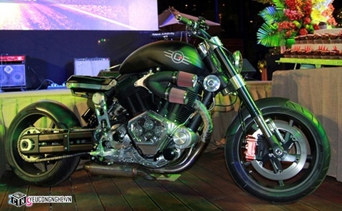 Xế độc Confederate X132 giá trên 3 tỷ tại Việt Nam