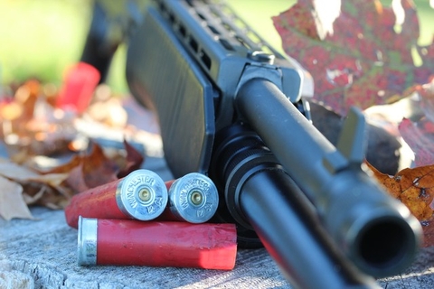 SPAS-12 - Shotgun mạnh mẽ với 2 chế độ bắn