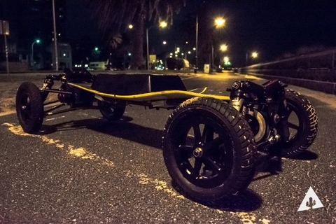Ván trượt BajaBoard trang bị động cơ điện, đạt vận tốc 50km/h