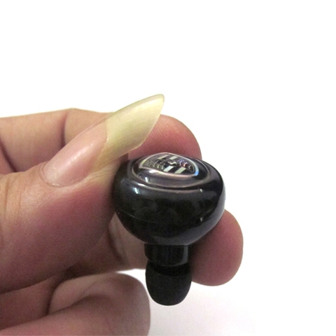 Thí sinh mang tai nghe bluetooth vào phòng thi Địa lý