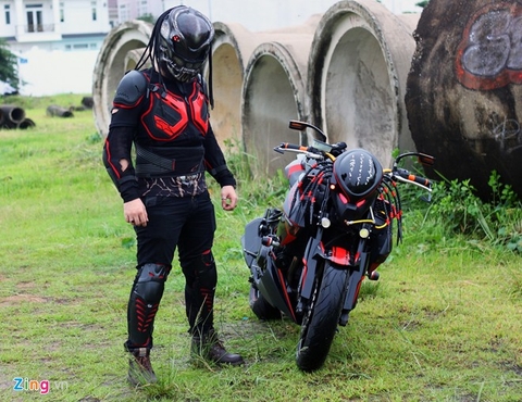 Z1000 độ kiểu quái vật ngoài hành tinh ở Sài Gòn