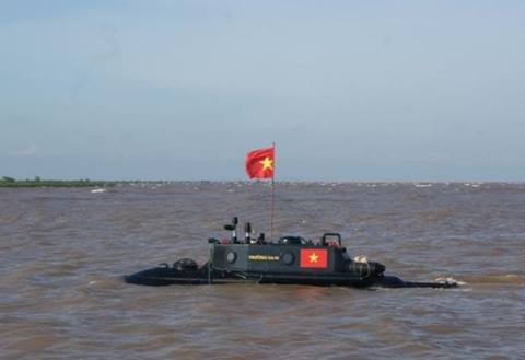 Tàu ngầm Trường Sa sắp thử nghiệm dịp biển động