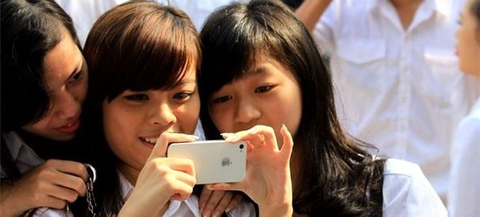 Thói 'sính' iPhone của người Việt lên báo quốc tế