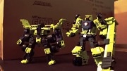 Video: Cuộc chiến của Transformers đồ chơi
