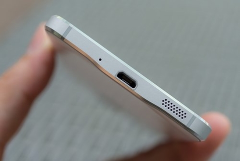 Ngắm nhìn siêu phẩm Samsung Galaxy Alpha đầu tiên tại Việt Nam