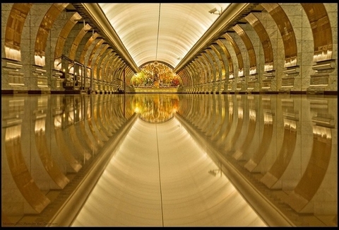Ga tàu điện ngầm Moscow - Cung điện lộng lẫy trong lòng đất