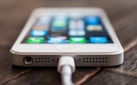 Sạc iPhone nhanh hơn chỉ với một chiếc tăm