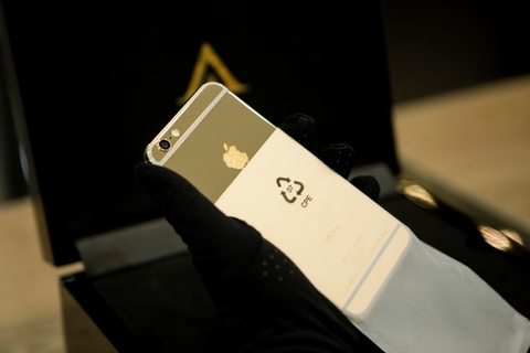 Bộ đôi iPhone 6 mạ vàng xuất hiện tại Việt Nam