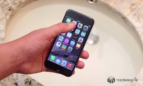 iPhone 6 có thể ngâm nước trong một phút