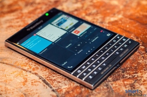 BlackBerry Passport dáng lạ sẽ ra mắt ngày 24/9
