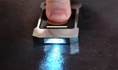 Lumen: Đèn pin mà lại… không cần pin