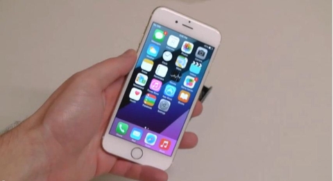 Tra tấn iPhone 6 bằng máy cưa