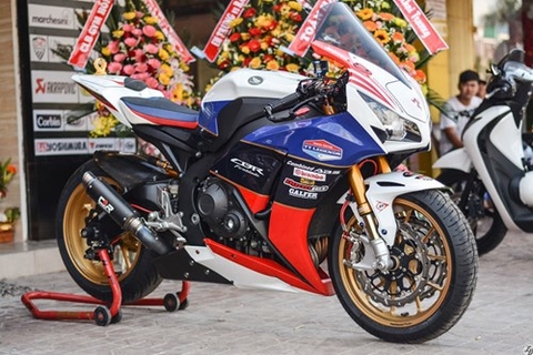 Honda CBR1000RR “lên hình” Isle of Man cực độc tại Long Xuyên