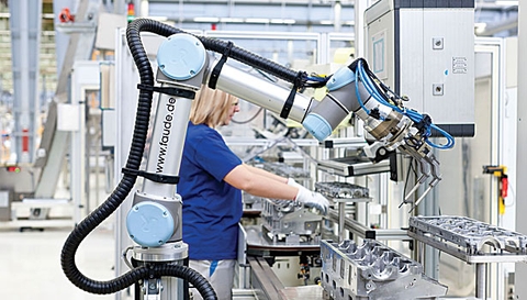 Robot ra tay ép chết kỹ sư Đức trong nhà máy