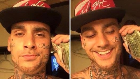 Bị tóm gọn vì đã ăn cắp còn chụp ảnh tự sướng đăng Facebook