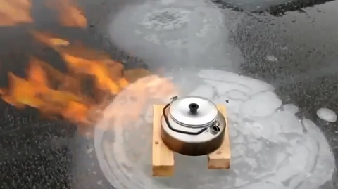 Thú vị hiện tượng băng đá bốc cháy ngùn ngụt