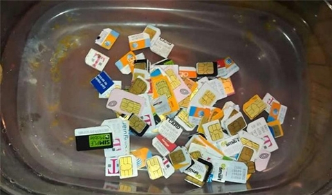 Chiết xuất vàng từ SIM điện thoại bỏ đi