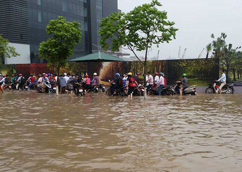 Kinh nghiệm đi xe qua vùng ngập nước