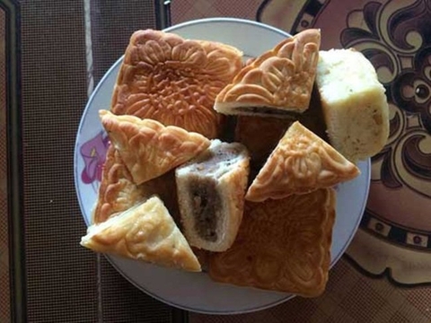 Người Hà Nội xôn xao vì “Bánh trung thu” giá 5.000 VNĐ