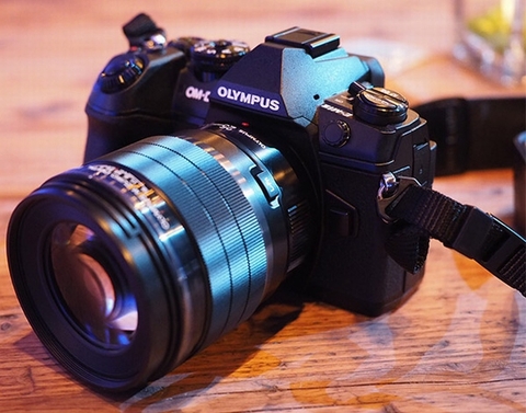Máy ảnh nhanh nhất thế giới Olympus E-M1 Mark II trình làng
