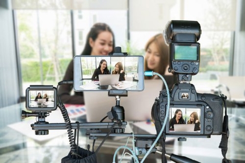 Danh sách những thiết bị bạn cần để bắt đầu quay YouTube Video
