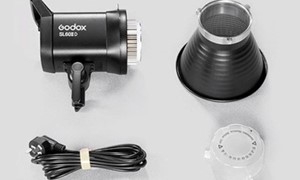 Đèn flash và LED quay phim: chọn sao cho hợp với từng phong cách quay?