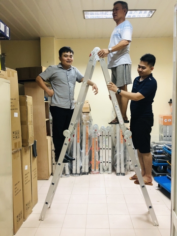 Thang gấp 4 khúc Ameca AMC-M204 (2.3m)