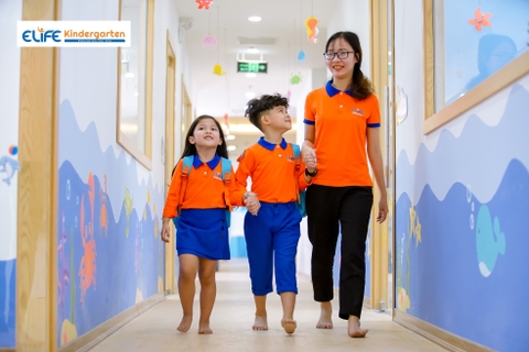 Làm thế nào để giúp bé hòa nhập nhanh với môi trường giáo dục mầm non?