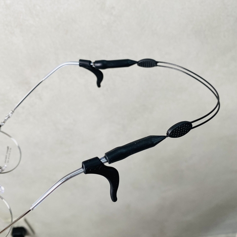 Dây và cặp cài tai silicon Ouress