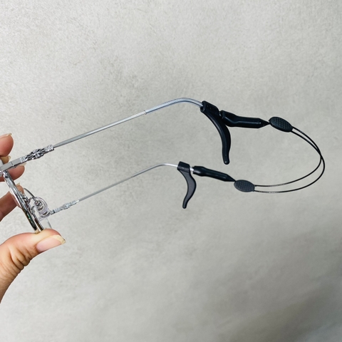 Dây và cặp cài tai silicon Ouress