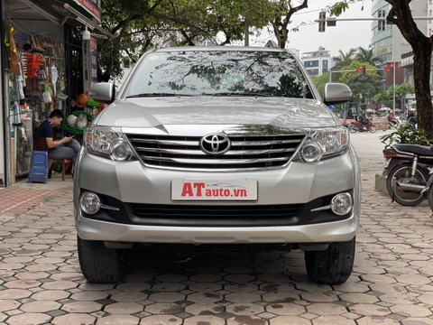 toyota fortuner số tự động máy xăng 1 chủ từ mới 2016 chạy 5.7 van